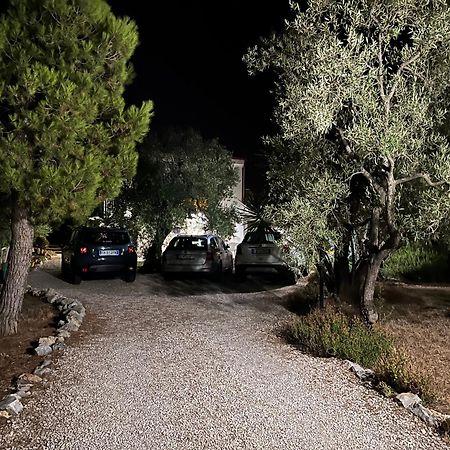 B&B Villa Mediterranee Con Parking Space Trani Luaran gambar