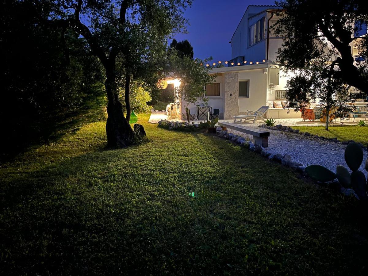 B&B Villa Mediterranee Con Parking Space Trani Luaran gambar