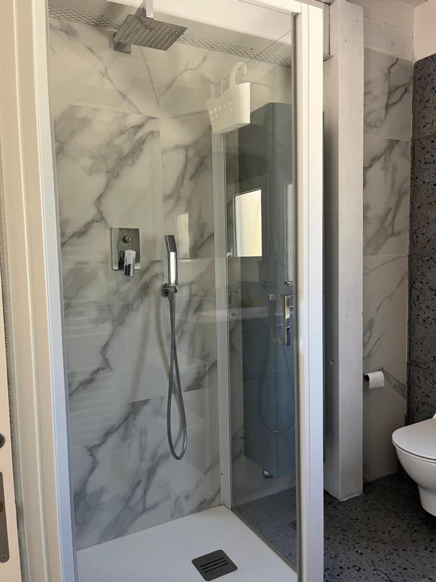 B&B Villa Mediterranee Con Parking Space Trani Luaran gambar