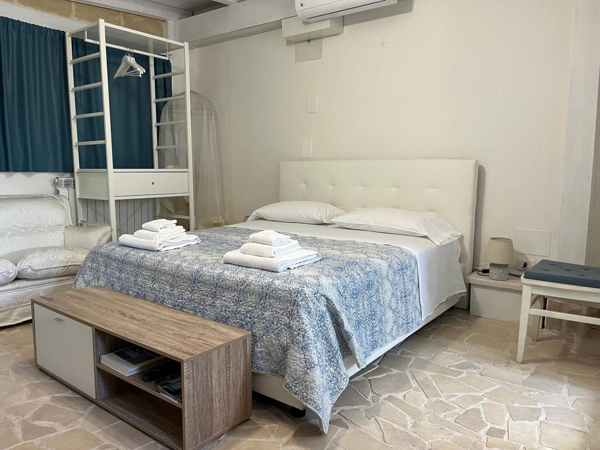 B&B Villa Mediterranee Con Parking Space Trani Luaran gambar