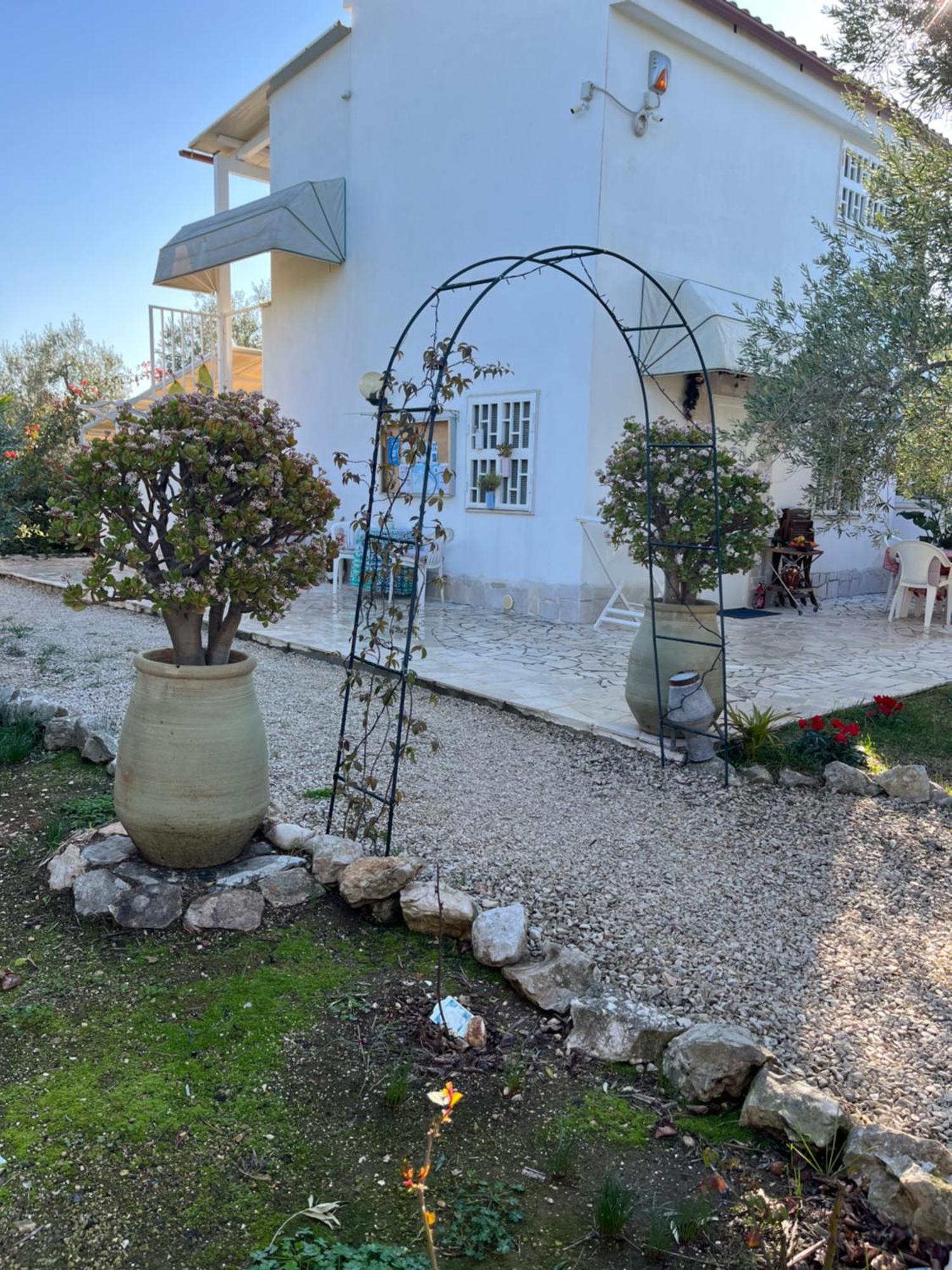 B&B Villa Mediterranee Con Parking Space Trani Luaran gambar